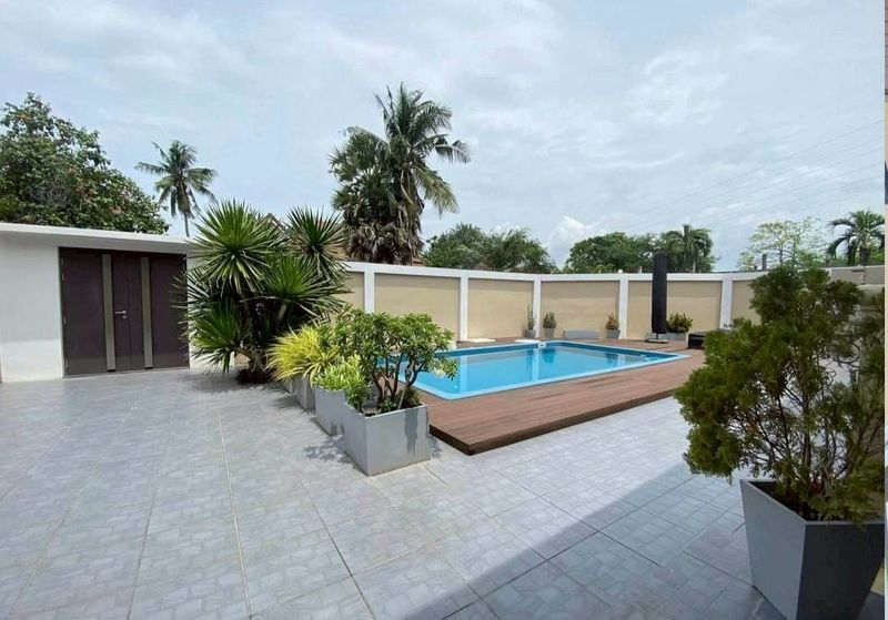 Thajsko-Pattaya-4 izbová vila s bazénom-Chaiyaphruek 2rd. - 2