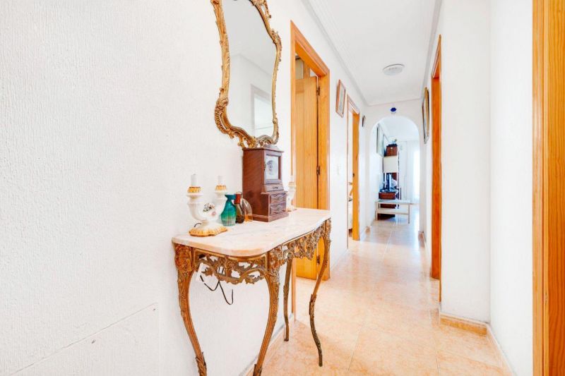 4-izbový penthouse Torrevieja-Playa Los Locos, Španielsko - 10