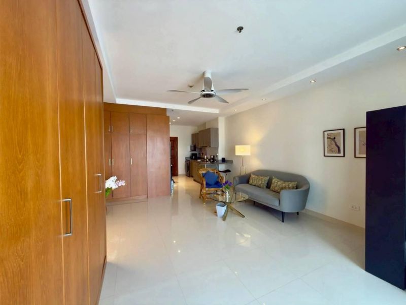 Thajsko-Pattaya-Jomtien-1 izbový apartmán-štúdio-View Talay - 2