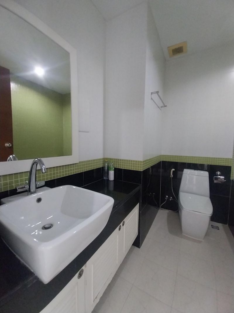 Thajsko-Pattaya-2 izbový apartmán na pláži-Musselana Condo - 11