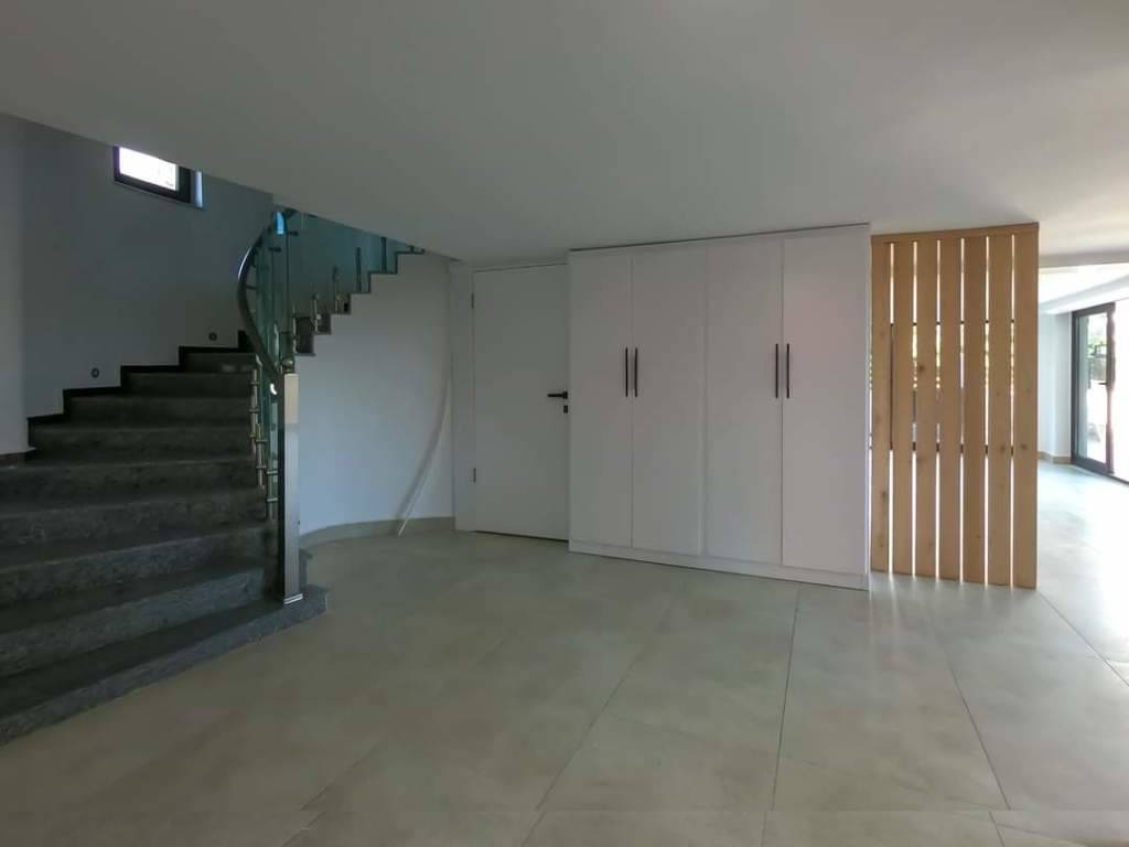 Luxusná vila na predaj v Turecku, len 700 m od pláže Mahmutlar - súkromná sauna, bazén APM - 22