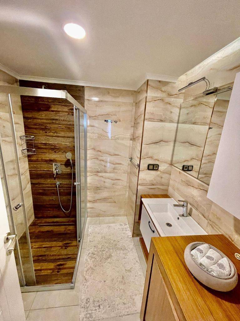 Zariadený apartmán v prvej línii pri mori Alanya Mahmutlar APM - 15