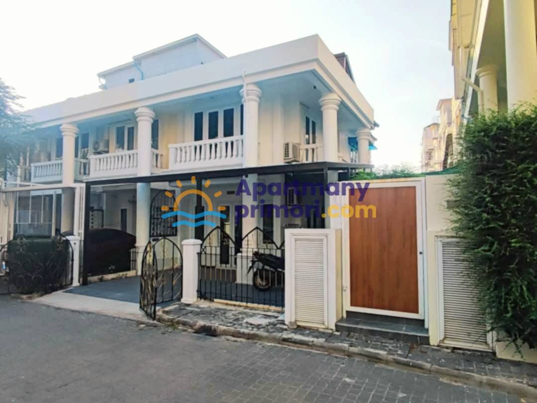 Pekný poschodový dom v Thajsku-Pattaya -1,5 km od pobrežia