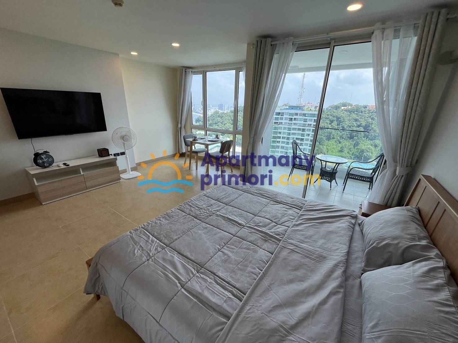1 izbový apartmán-štúdio-Thajsko-Phra Tamnak-Cliff Residence