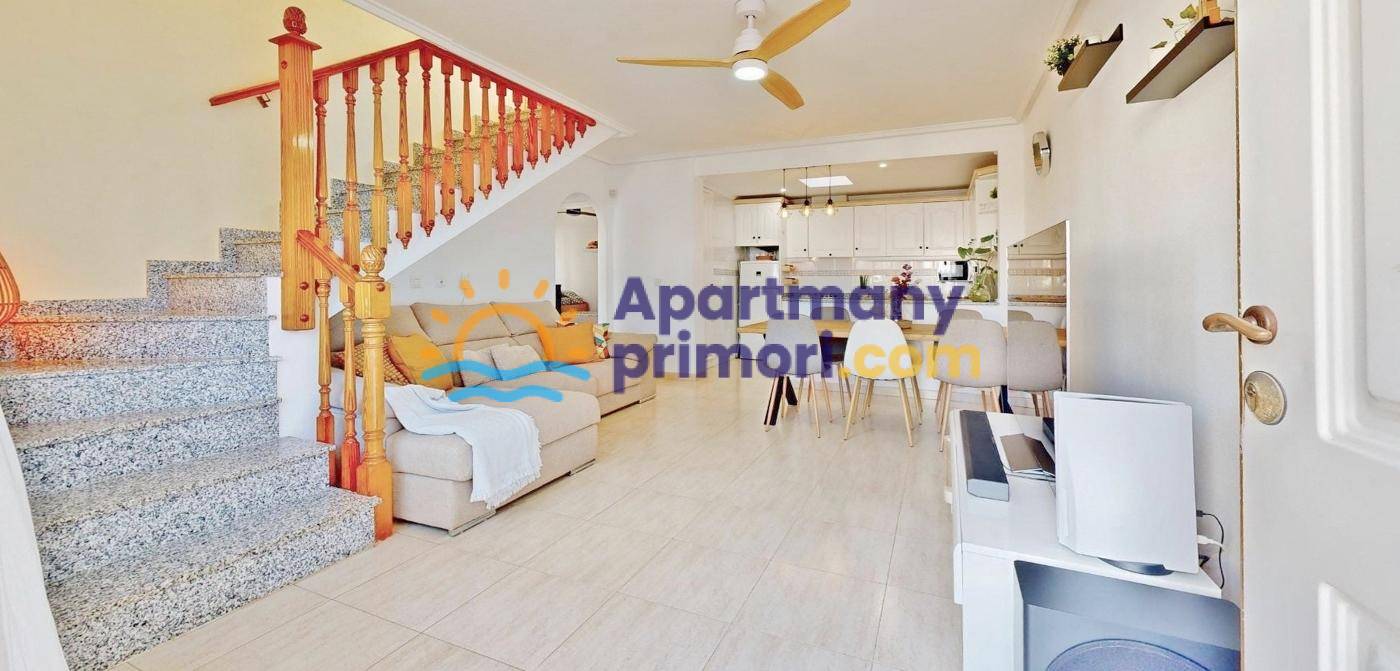 Dvojpodlažný dom 4+1 s pozemkom, Villamartin, Orihuela Costa-Španielsko