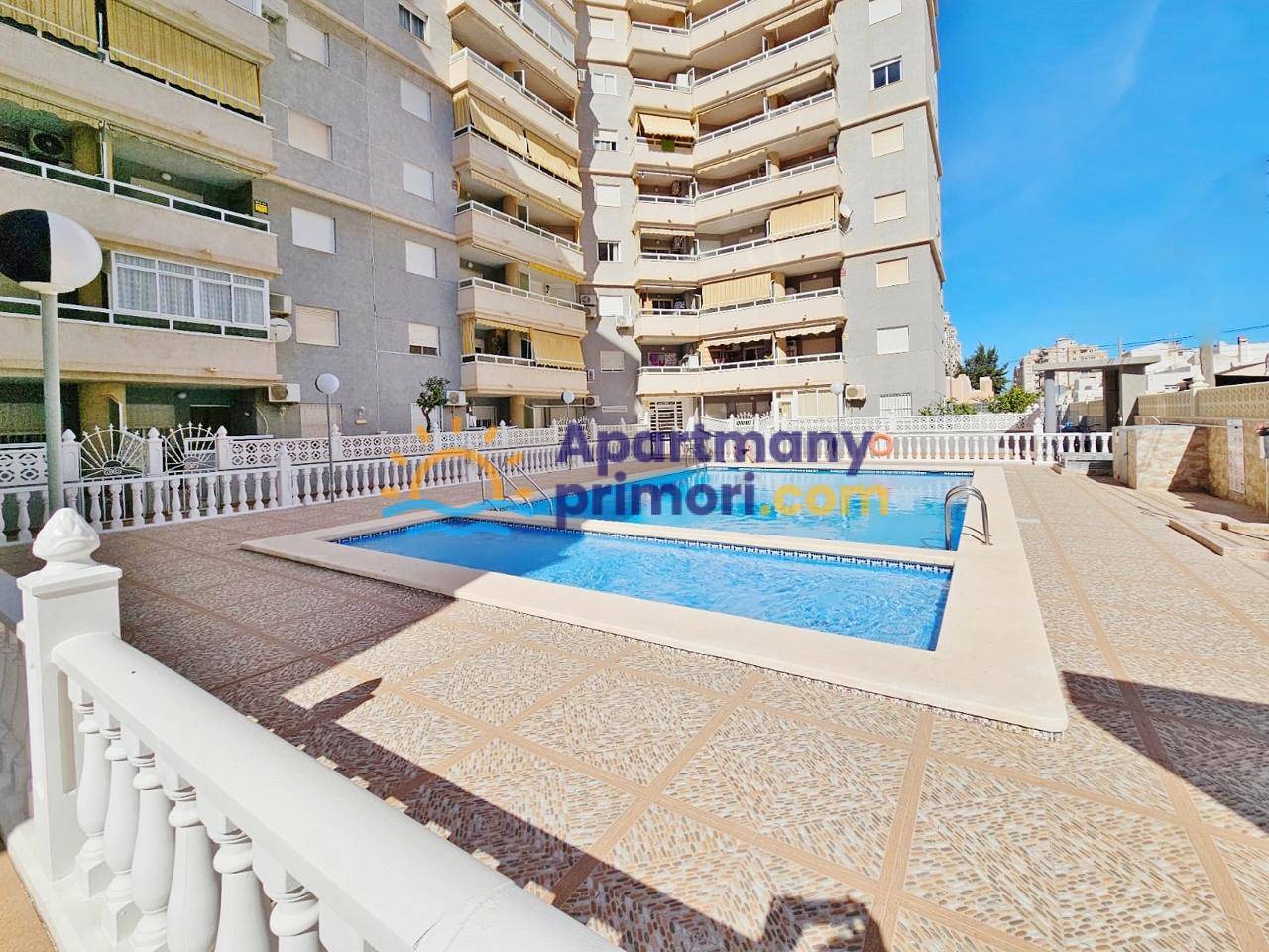 Apartmán 3+kk s bazénom Torrevieja-Španielsko