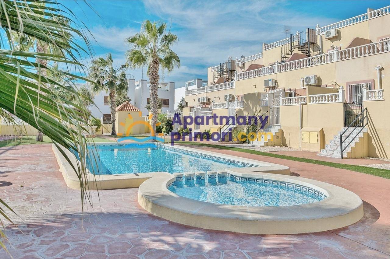 Dom 3+kk s terasou a bazénom Orihuela Costa-La Zenia, Španielsko