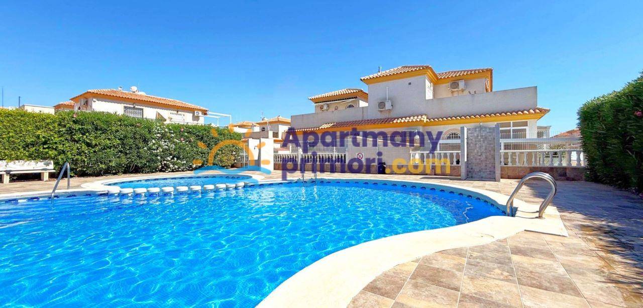 Dom 3+1 s bazénom Orihuela Costa-Playa Flamenca, Španielsko