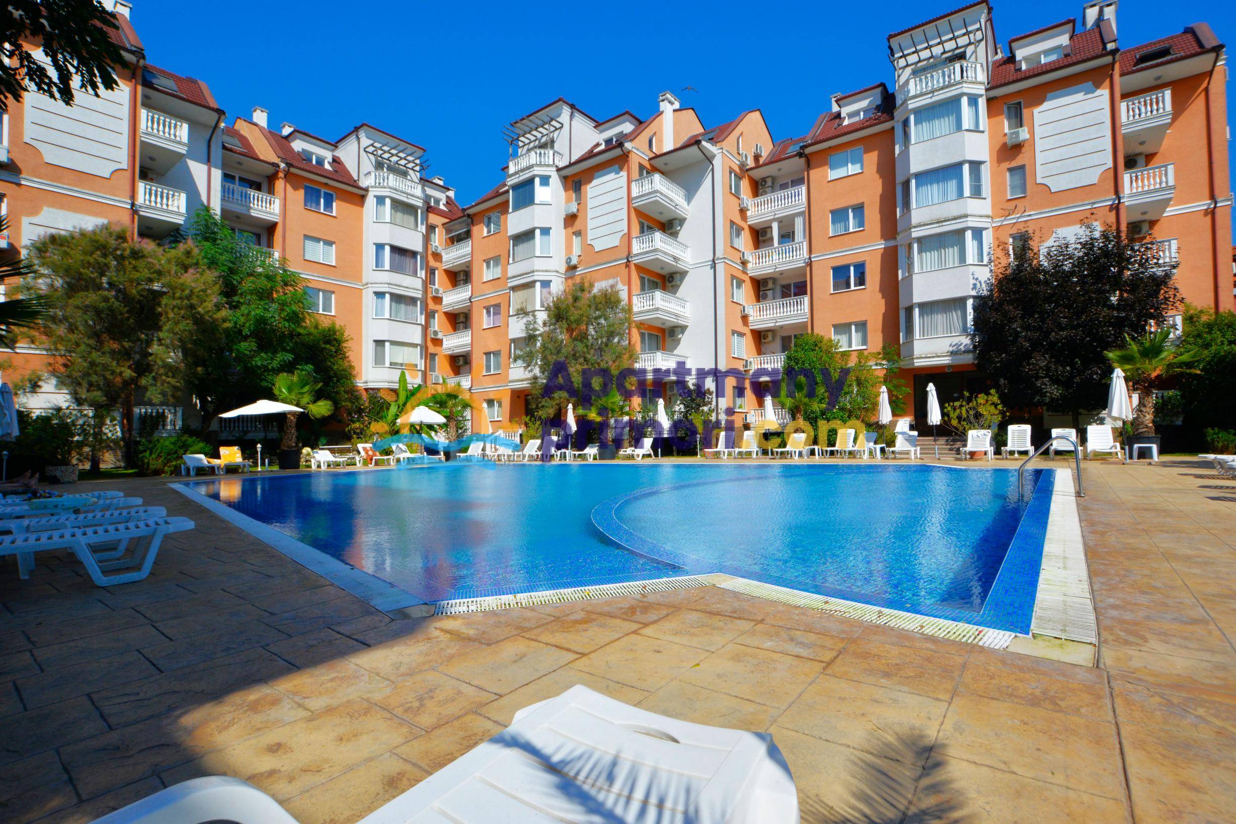 Apartmán 3+kk s balkónom a bazénom Slnečné Pobrežie, Bulharsko
